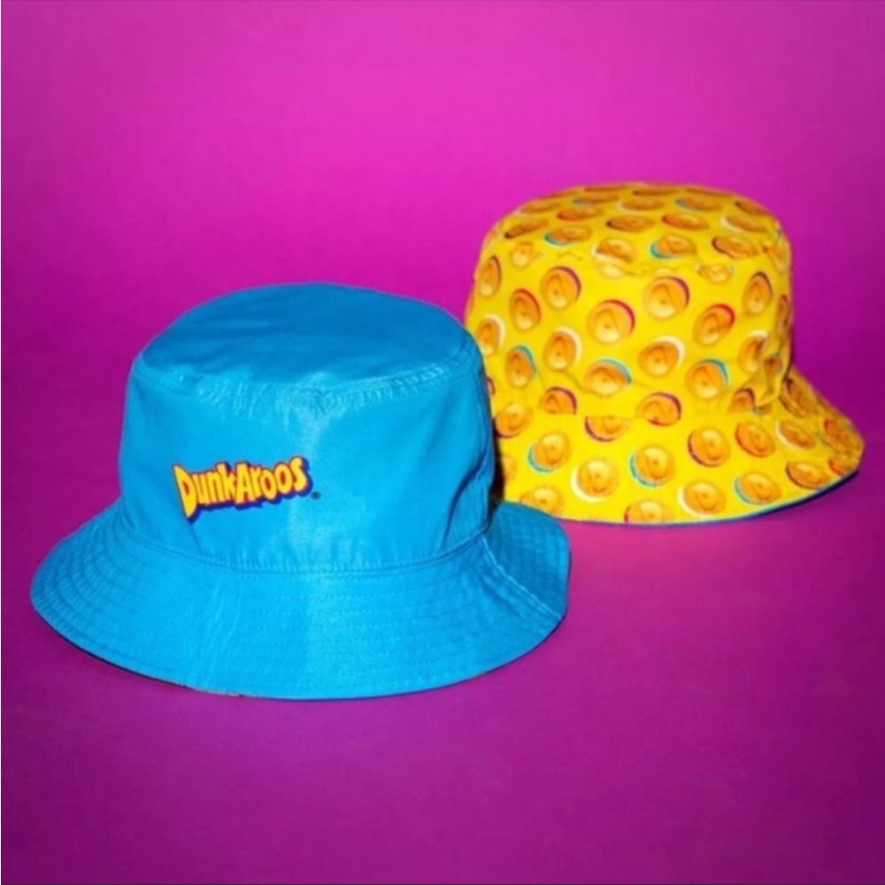 DUNKAROOS *RARE* Reversible Bucket Hat
